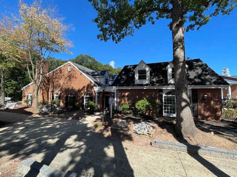 More Photos Of 11335 Pembrooke Sq, Waldorf Medical For Sale