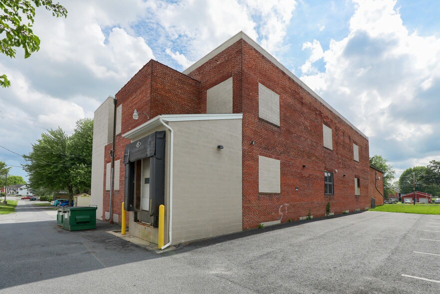 More Photos Of 6155-6165 E Main St, East Petersburg Industrial For Sale