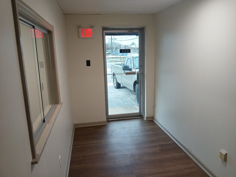 More Photos Of 1718 Creighton Ave SE, Decatur Flex For Sale