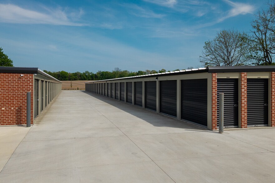 More Photos Of 4624 Highway 31 W, Cottontown Office For Sale