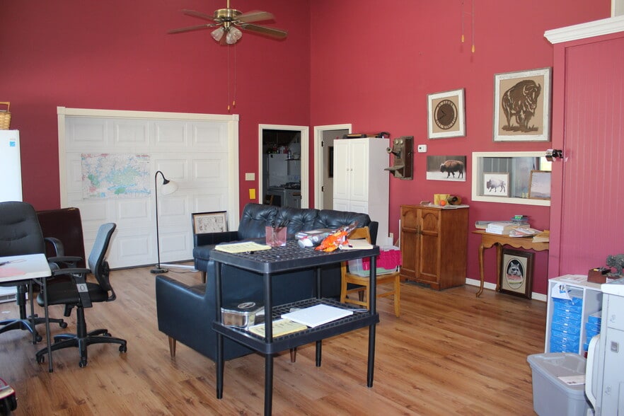 More Photos Of 1901 Old Jacksboro Hwy, LaFollette Office For Sale