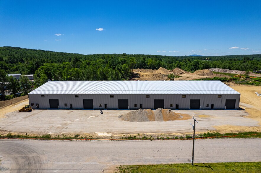 More Photos Of 4 Marsha Dr, Northfield Warehouse For Lease