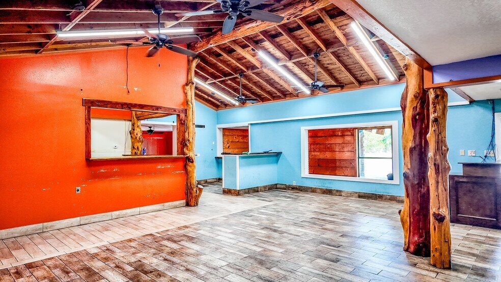More Photos Of 1711 E Main St, Madisonville Restaurant For Sale