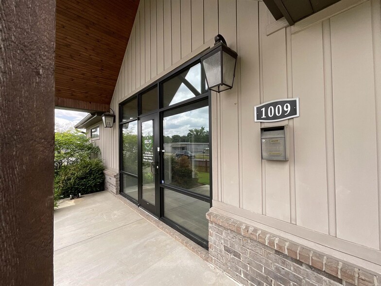 More Photos Of 1009 S Redmond Rd, Jacksonville Medical For Sale