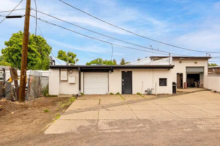 More Photos Of 417 W Santa Fe Ave, Flagstaff Flex For Sale