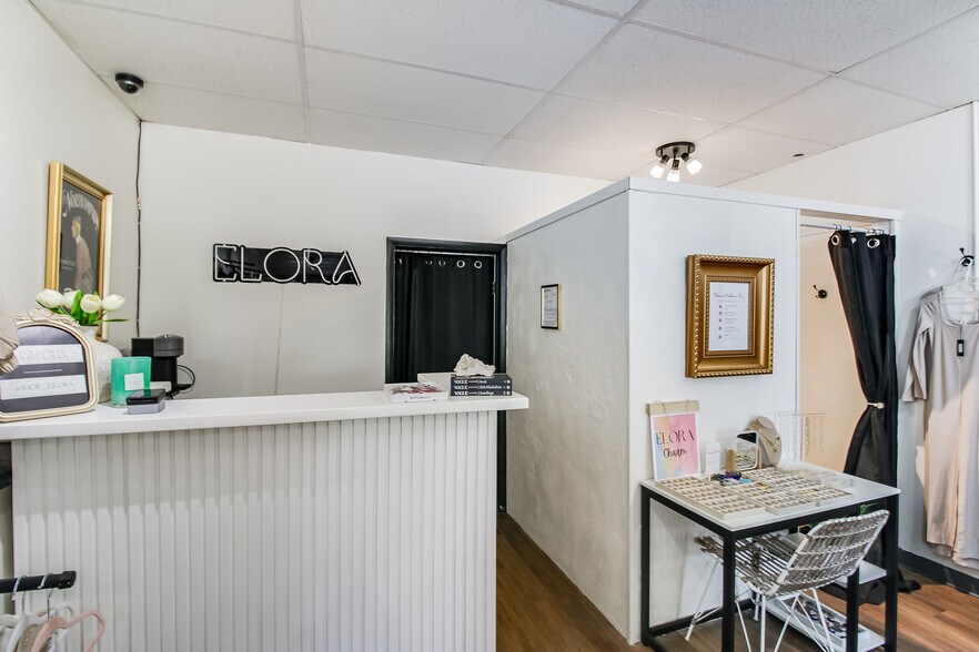 More Photos Of 225 S Knoblock St, Stillwater Storefront For Sale