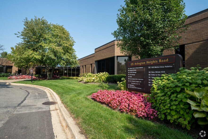 More Photos Of 135 N Arlington Heights Rd, Buffalo Grove Medical For Lease