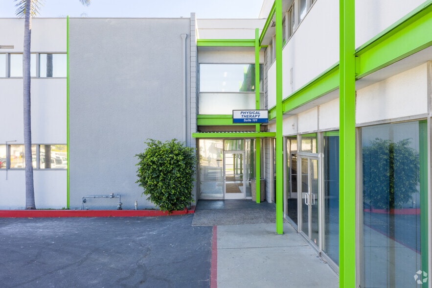 More Photos Of 13330 Bloomfield Ave, Norwalk Medical For Sale