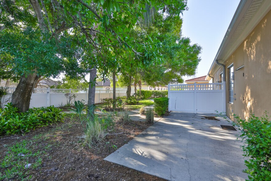 More Photos Of 1900 E Bay Dr, Largo Medical For Sale