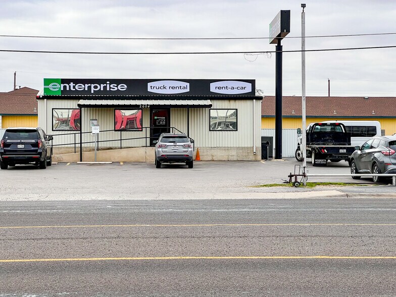 More Photos Of 2604 E 8th St, Odessa Freestanding For Sale