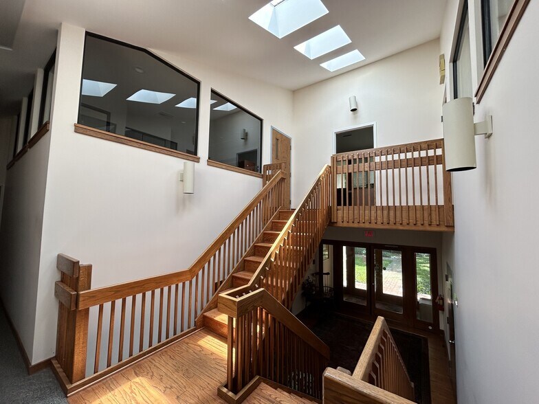 More Photos Of 831 Dekalb Pike, Blue Bell Medical For Sale