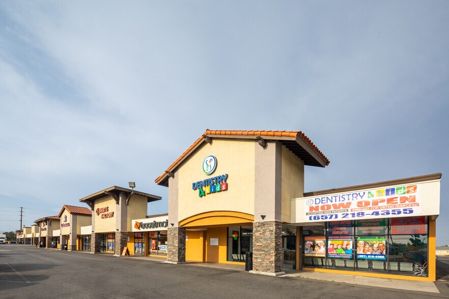 More Photos Of 2307-2311 S Bristol St, Santa Ana Unknown For Lease