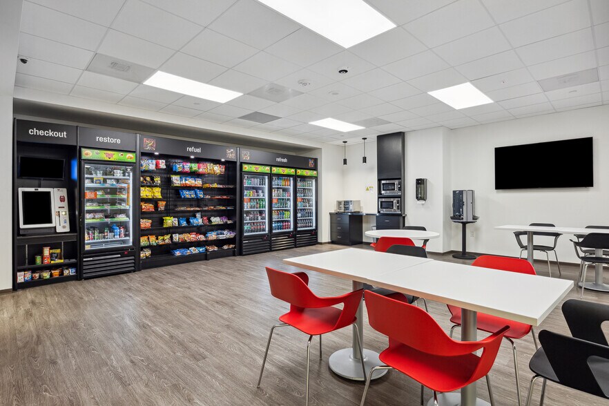 More Photos Of 2200 West Loop South, Houston Office For Lease