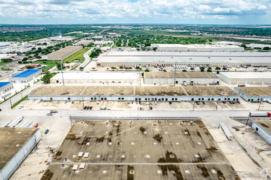 More Photos Of 5810-5922 Business Park, San Antonio Warehouse For Lease