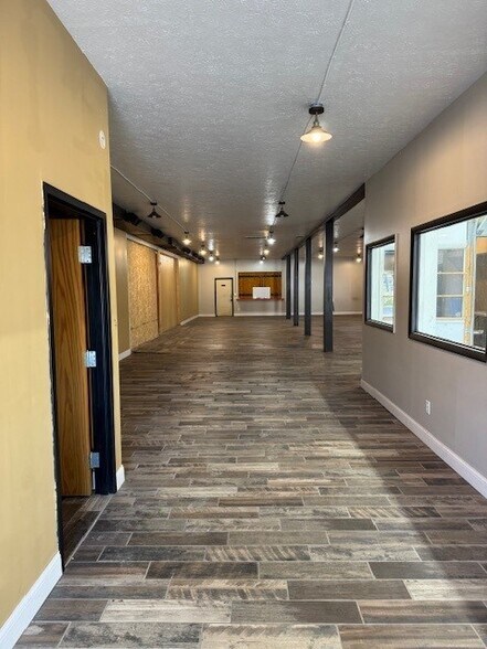 More Photos Of 15651 W High St, Middlefield Industrial For Lease