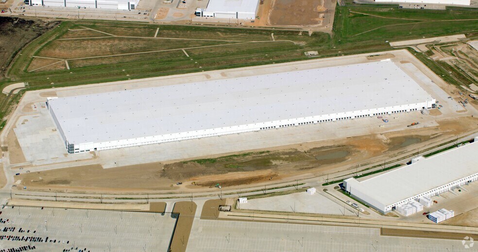 More Photos Of 31270 Kingsland Blvd, Brookshire Distribution For Sale