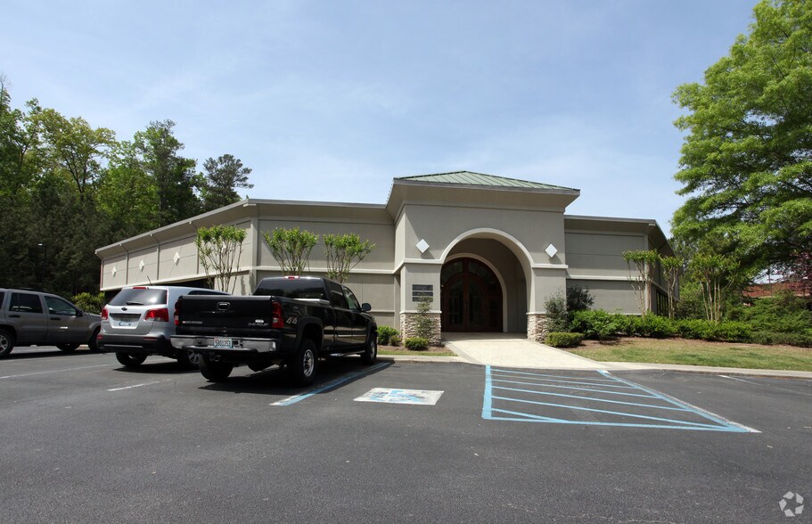 More Photos Of 2111 Parkway Office Cir, Hoover Office For Lease