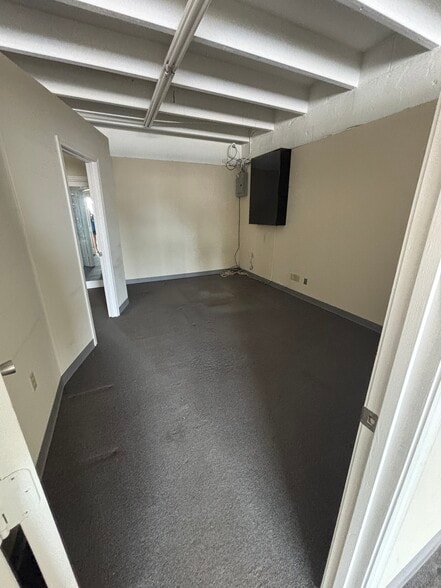 More Photos Of 208 N Locust Ave, Gallatin Freestanding For Lease
