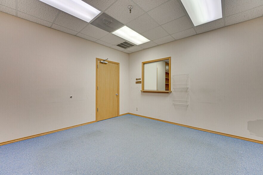 More Photos Of 2909 S Hampton Rd, Dallas Medical For Sale