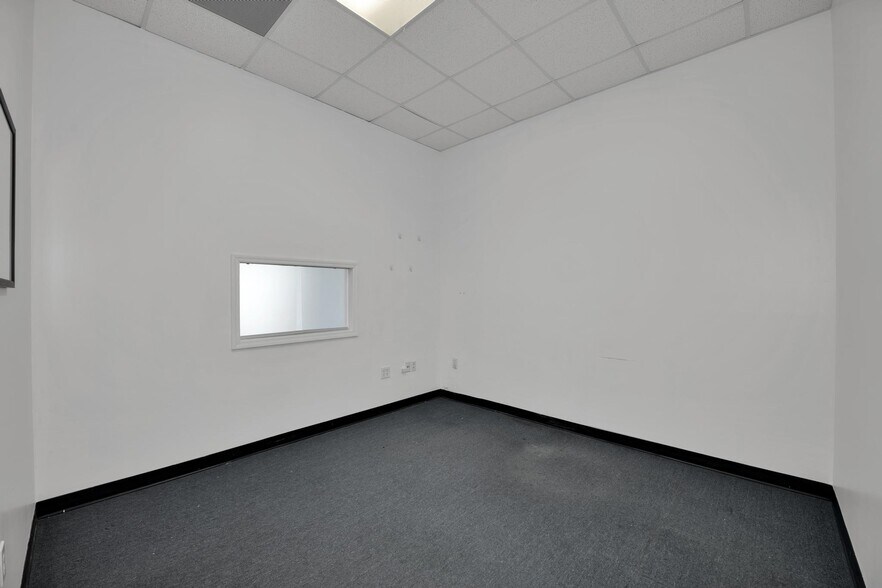 More Photos Of 13300 NW 27th Ave, Opa-locka Restaurant For Lease
