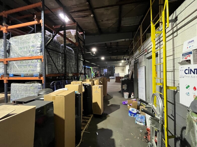 More Photos Of 36 Country Club Ln, Belmont Distribution For Sale