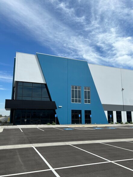 More Photos Of 885 N John Cannon Dr, Salt Lake City Distribution For Lease