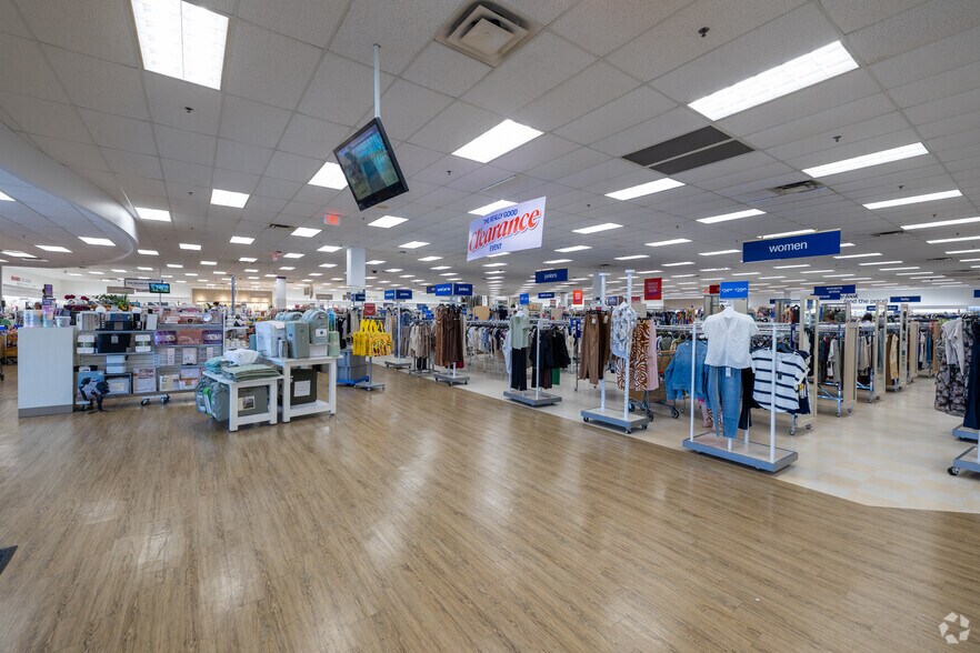 More Photos Of 403-495 Main St, Ansonia Storefront For Sale