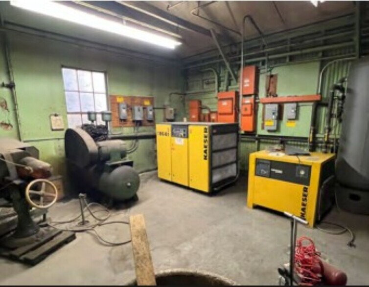 More Photos Of 809 S Pleasant St, Montpelier Industrial For Sale