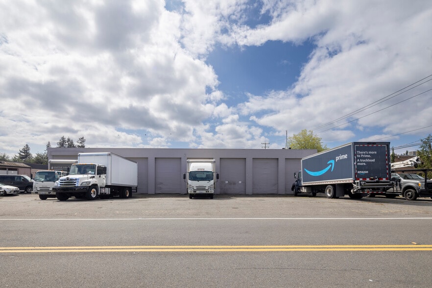 More Photos Of 14600 Ambaum Blvd SW, Burien Auto Repair For Lease