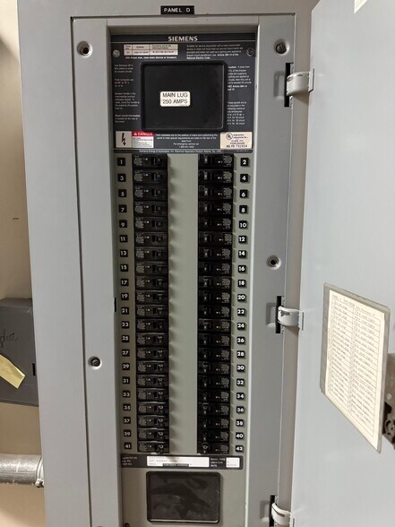 More Photos Of 3910 W Camp Wisdom Rd, Dallas Storefront For Sale