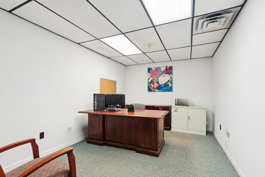 More Photos Of 201-203 E Broadway, Salem Office For Sale