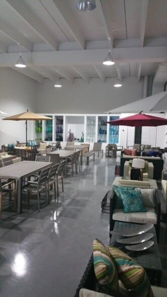 More Photos Of 7370-7384 NW 56th St, Miami Warehouse For Sale