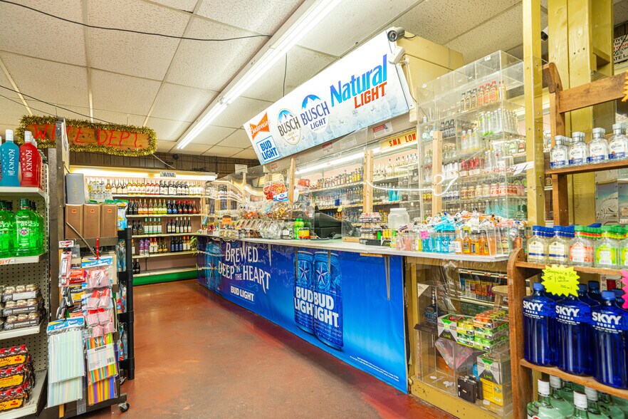 More Photos Of 1971/1975 S Tyler rd, Gladewater Convenience Store For Sale