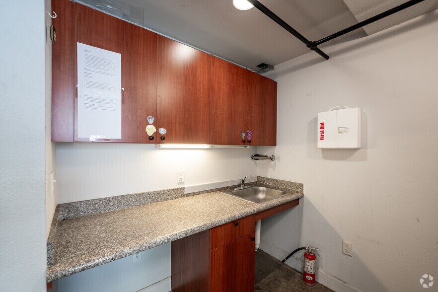 More Photos Of 1940 Union St, Oakland Warehouse For Sale