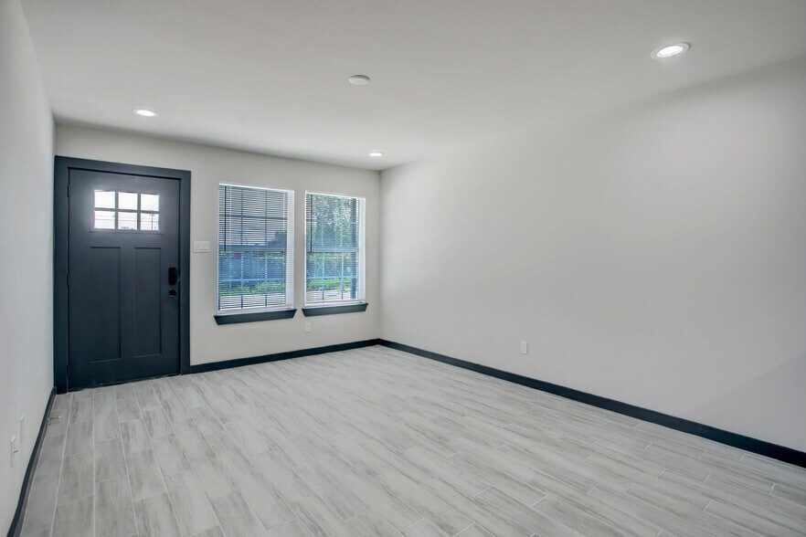 More Photos Of 3448 Elgin St, Houston Apartments For Sale