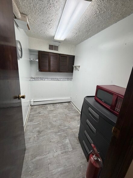 More Photos Of 7508 Metropolitan Ave, Middle Village Storefront Retail Residential For Lease