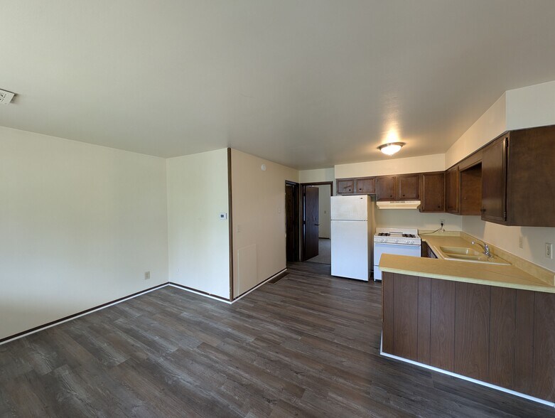 More Photos Of 429 South St, Pekin Apartments For Sale
