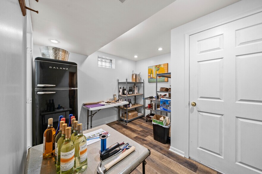 More Photos Of 405 Main St, Parkville Storefront Retail Office For Sale
