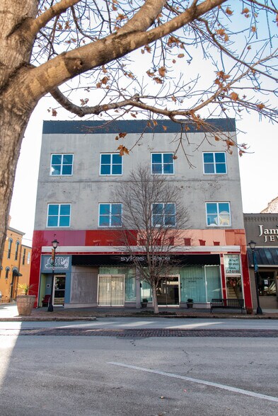 More Photos Of 726 Bank St NE, Decatur Storefront Retail Office For Lease