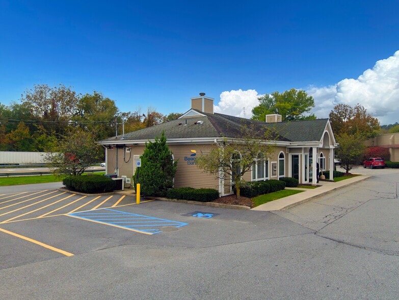 More Photos Of 3665 Lee Rd, Jefferson Valley Storefront For Lease