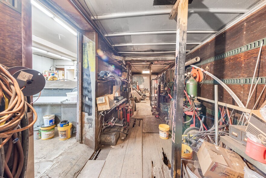 More Photos Of 205 E Lafayette St, Norristown Warehouse For Sale