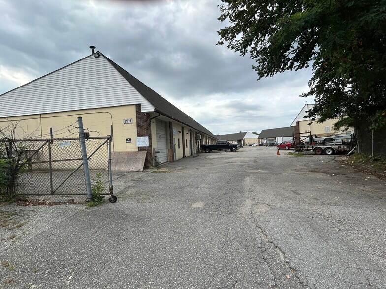 More Photos Of 5921 Moravia Park Dr, Baltimore Warehouse For Lease
