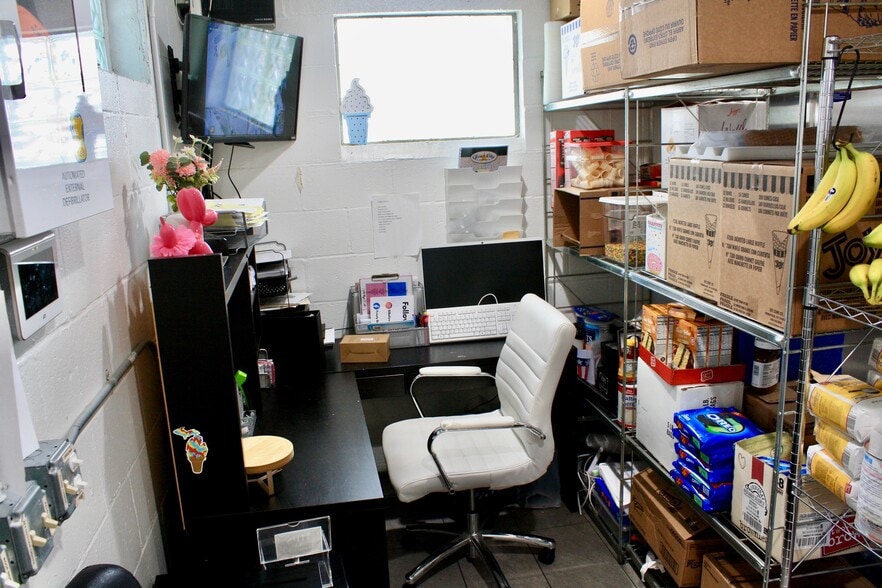 More Photos Of 67 Main St, Belleville Fast Food For Sale