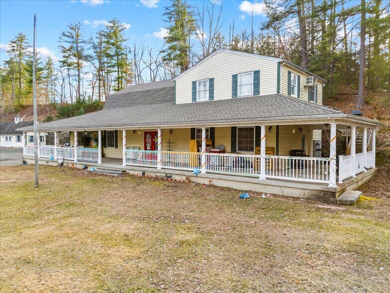 More Photos Of 335 Salmon Brook St, Granby Restaurant For Lease