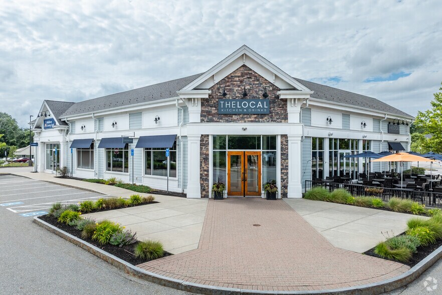 More Photos Of 400-440 Boston Post Rd, Wayland Unknown For Lease