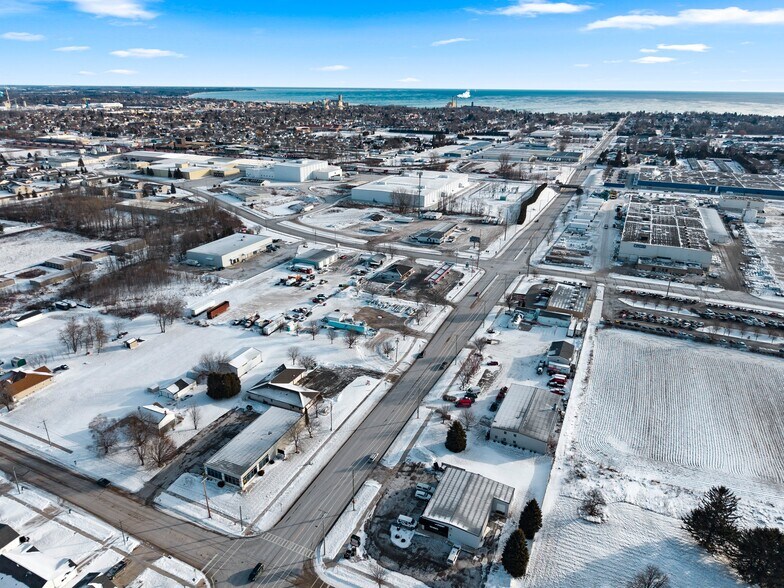 More Photos Of 3420 Dewey St, Manitowoc Freestanding For Lease