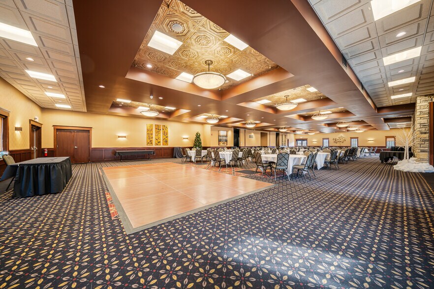 More Photos Of 3177 French Rd, De Pere Restaurant For Sale