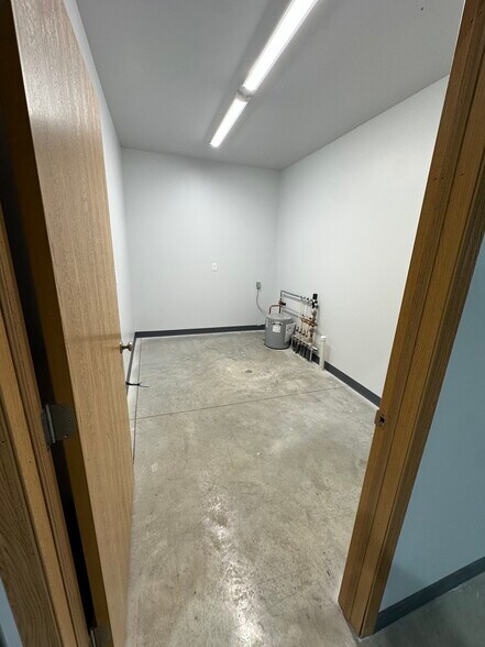 More Photos Of 130 Hallberg St, Delavan Industrial For Lease