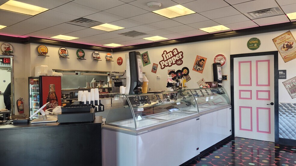 More Photos Of 5684 Sullivan Trl, Nazareth Restaurant For Sale