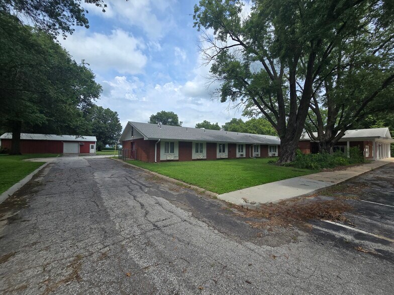 More Photos Of 300 Cedar St, Tarkio Skilled Nursing Facility For Sale